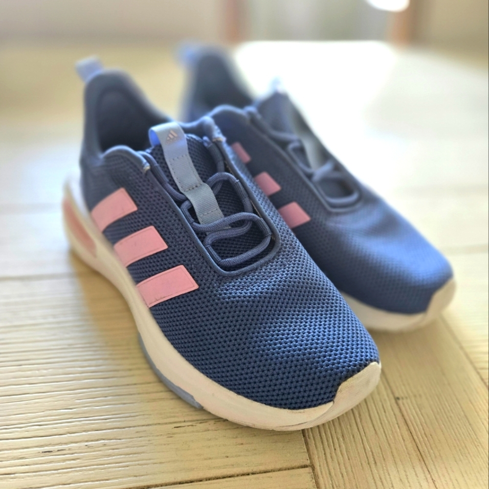 Adidas Racer Shoes, girls size 2 1/2